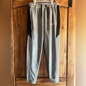 Nike dri-fit sweatpants joggers zipper pockets size L